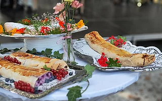 Strudelfest Seeboden - Tisch mit Strudel