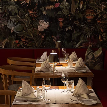 Inneneinrichtung im Restaurant mo.wi am Millstätter See