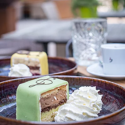 Frischer Genuss im Grünen – bald im Hotel Moserhof ️ Mit dem mo.wi Bistro entsteht im Garten des Moserhof ein neuer Treffpunkt für entspannte Sommermomente.