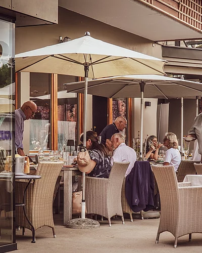 Sommer BBQ im Moserhof Sommerabende, feiner BBQ-Duft und entspannte Stimmung – genau so schmeckt der Sommer im Moserhof.