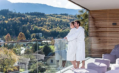 Herbst-Wellness im SichtSPA Wärme. Ruhe. Weitblick. Wenn es draußen langsam kühler wird, beginnt im SichtSPA die vielleicht schönste Zeit zum Entspannen.