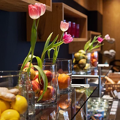 Am 10. Mai ist Muttertag Es ist Zeit, einfach mal Danke zu sagen! ️ Im @hotelmoserhof findest du besondere Ideen, um Freude zu schenken und gemeinsame Momente zu genießen.