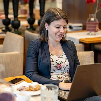 Workation & Business Arbeiten, wo andere Urlaub machen – und dabei neue Ideen tanken. Im Hotel Moserhof verbinden sich professionelle Business-Angebote mit Wellness- und Genussmomenten in der...