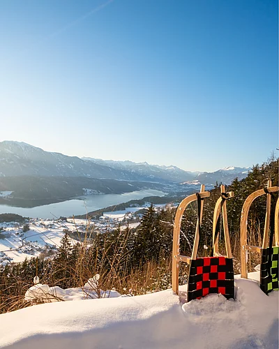 Lebe Winter.Spaß ️️️ Ab sofort bis 15.03.2026 Erlebe unvergessliche Wintertage voller Aktivität, Genuss und Entspannung Wintererlebnisse: • 1x Hüttenzauber inkl.