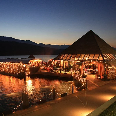 Wenn die Adventzeit die Region rund um den Moserhof in ein stimmungsvolles Lichtermeer verwandelt, ist es Zeit für besondere Genussmomente und kleine Auszeiten.